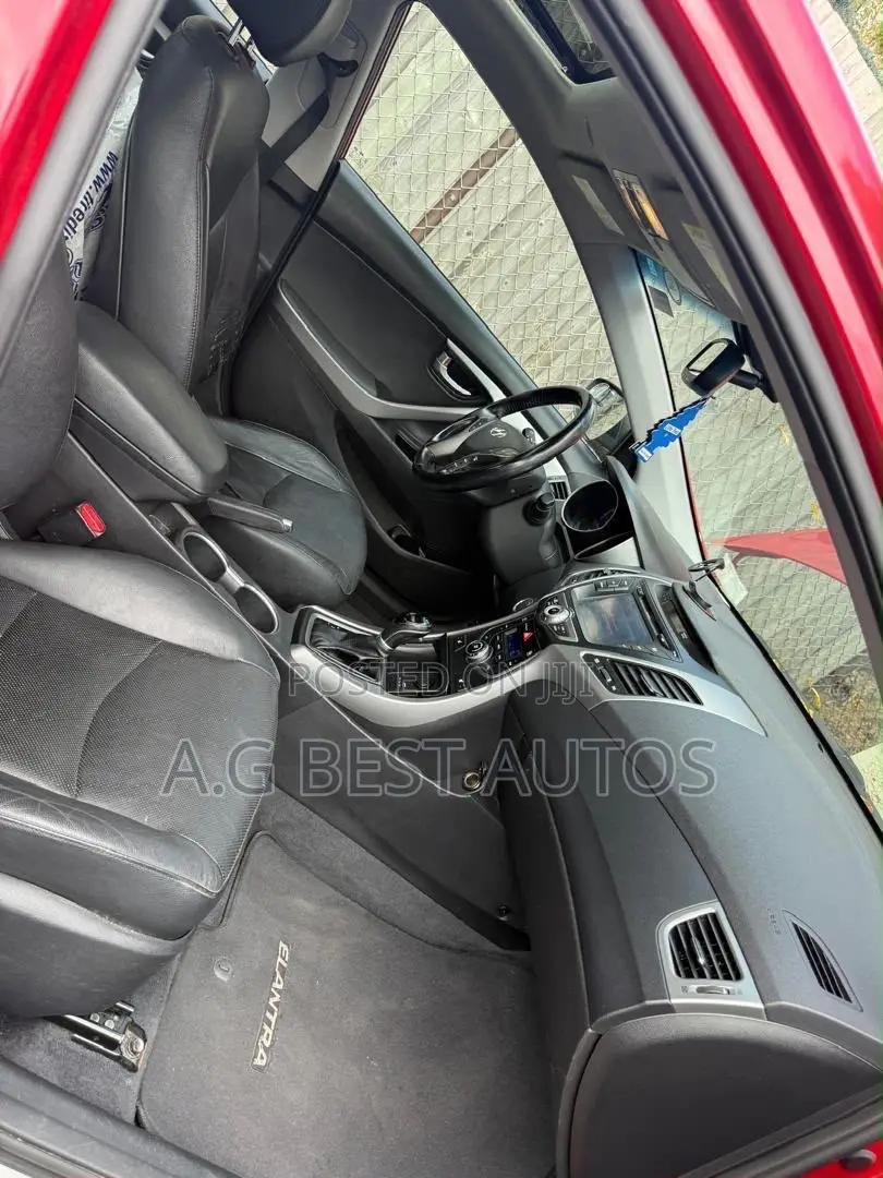 Hyundai Elantra Limited 4dr Sedan (1.8L 4cyl 6A) 2015 Red