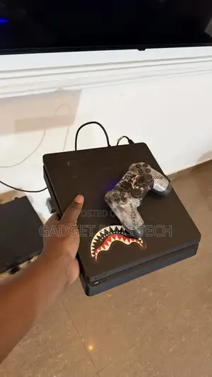 PS4 Slim 500GB 4 Offline Games