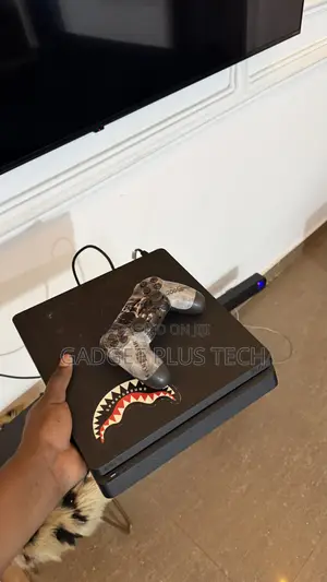 PS4 Slim 500GB 4 Offline Games