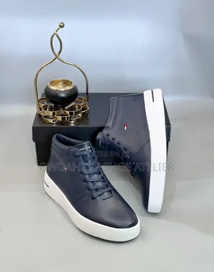 Tommy Hilfiger Modern Vulc Leather High-Top Sneaker (Navy Blue/Desert)