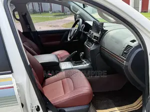 Toyota Land Cruiser 5.7 V8 VXR 2017 White