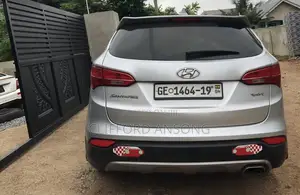 Hyundai Santa Fe SE AWD 2016 Silver
