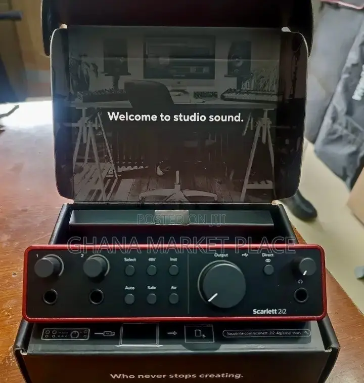 Focusrite Scarlett 2i2 Studio 4th Gen Bundle