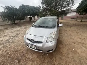 Toyota Vitz 1.0 FWD 3dr 2009 Silver