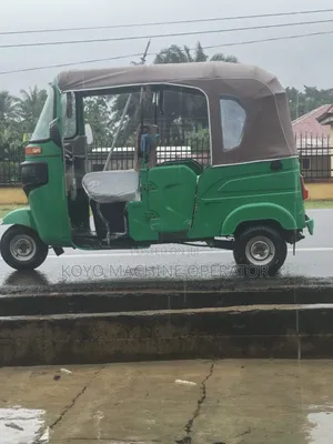 Bajaj RE 2026 Green