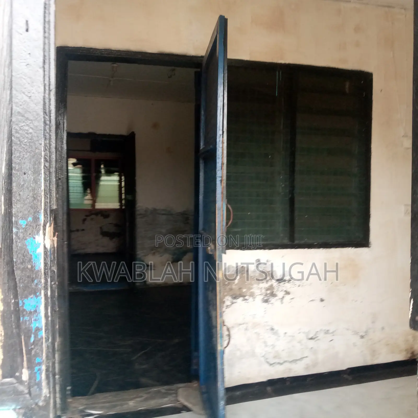 1bdrm Room & Parlour in Cold Store for rent