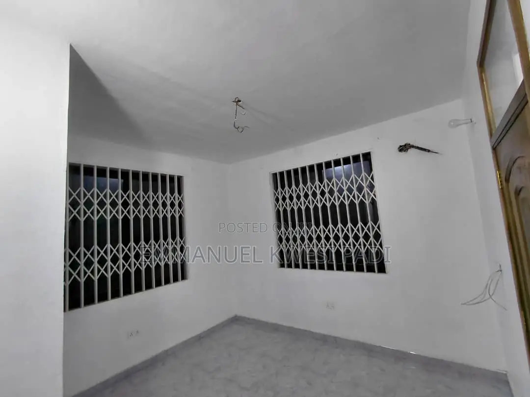 2bdrm Apartment in Danfa for rent