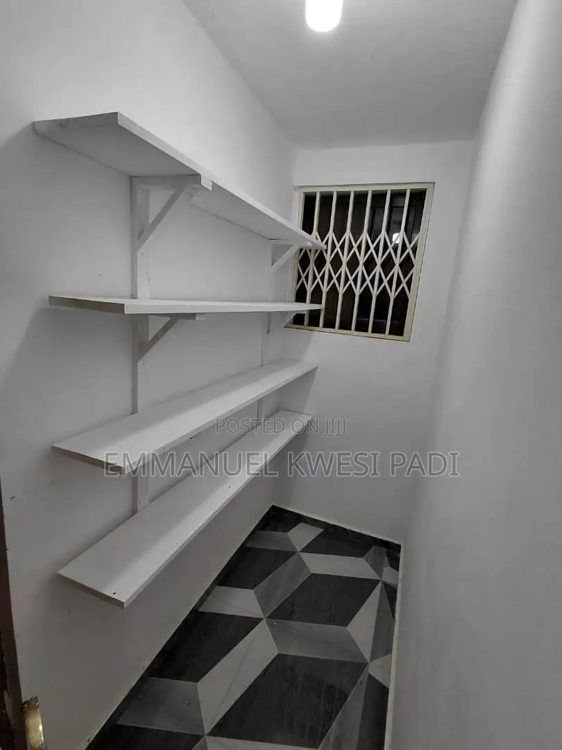 2bdrm Apartment in Danfa for rent