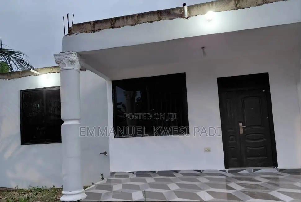 2bdrm Apartment in Danfa for rent