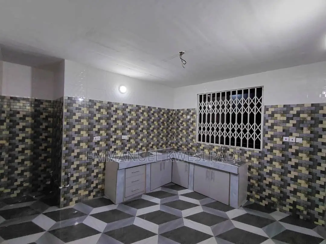 2bdrm Apartment in Danfa for rent