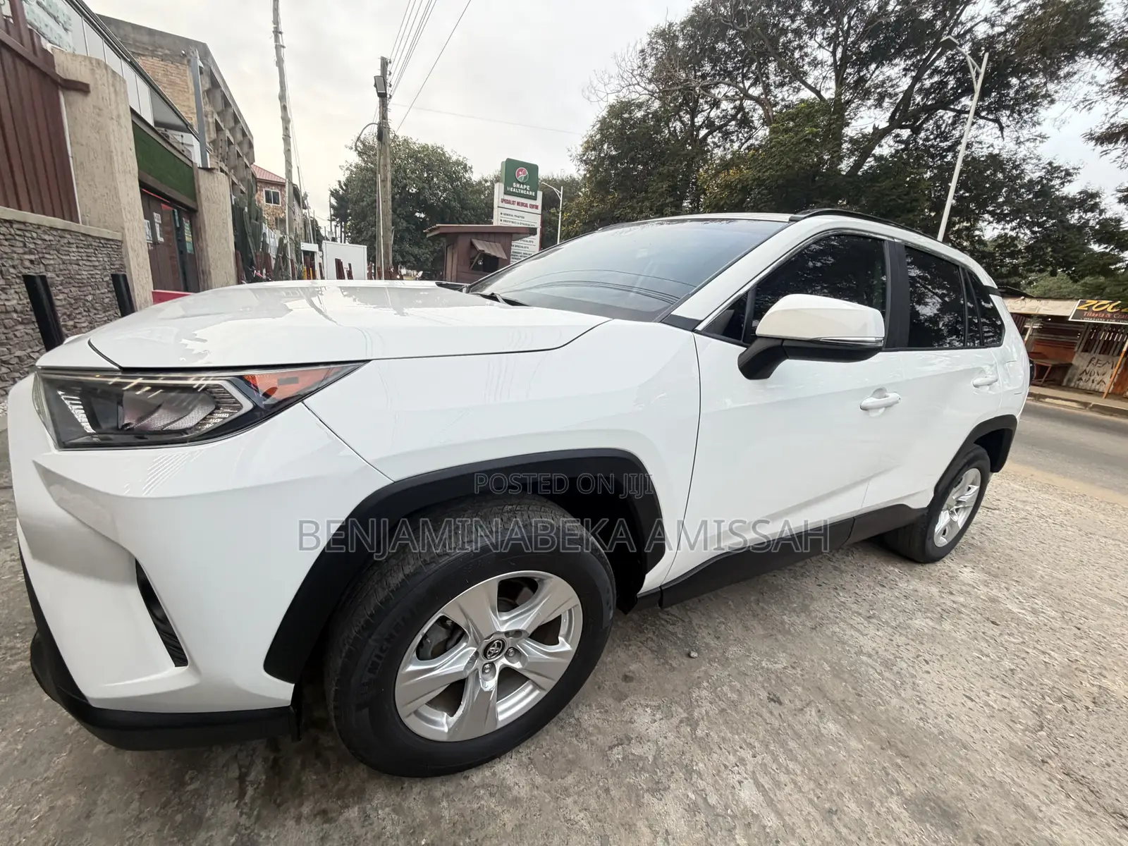 Toyota RAV4 XLE 2022 White