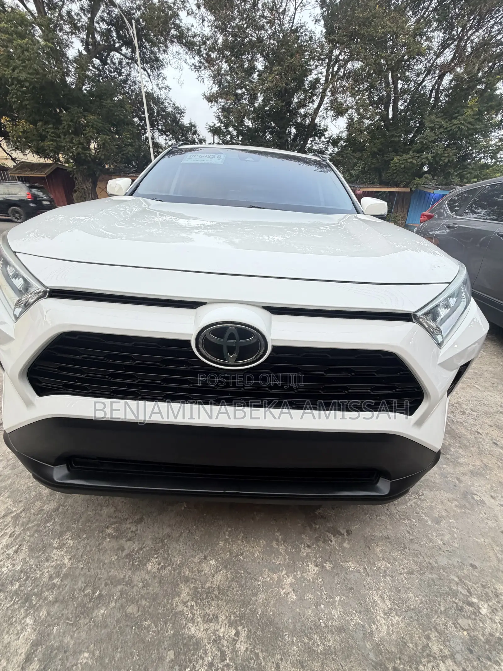 Toyota RAV4 XLE 2022 White