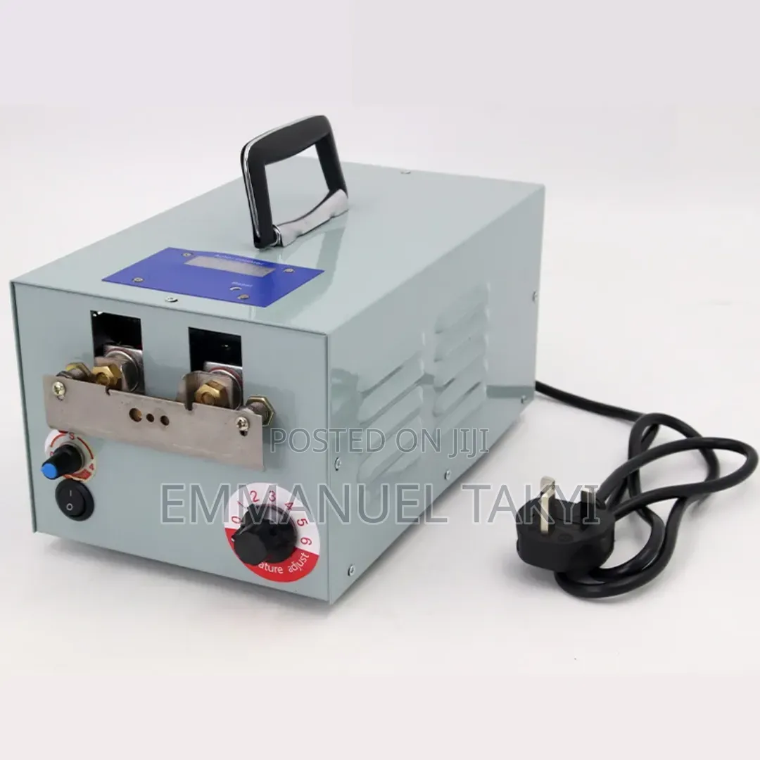 Debeaker Machine