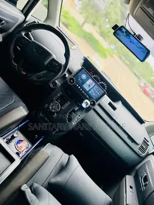 Executive Toyota Voxy _ 8Seater Luxury Voxy _ Presidential Suite