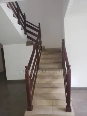 6bdrm House in Cantonments, US Embassy Area for rent
