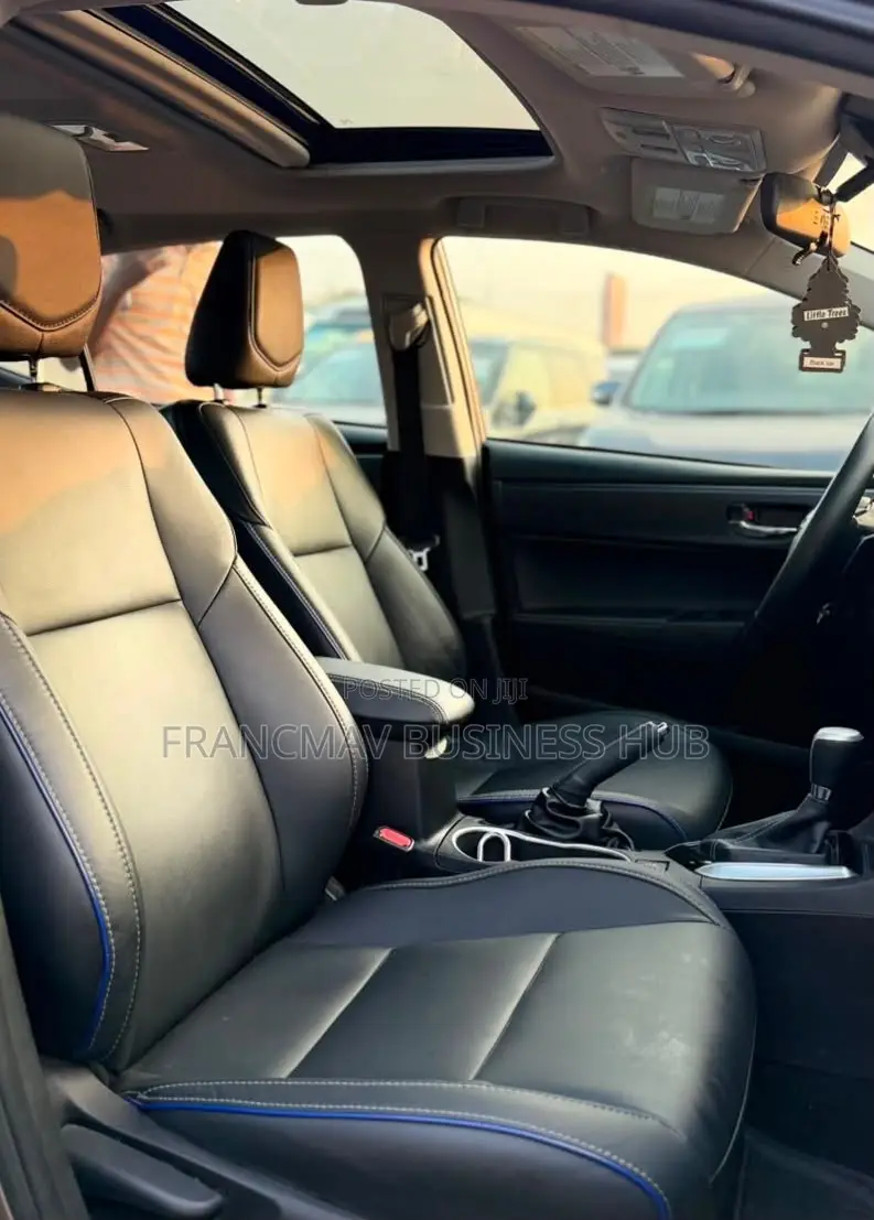 Toyota Corolla XSE (1.8L 4cyl 2A) 2019 Black