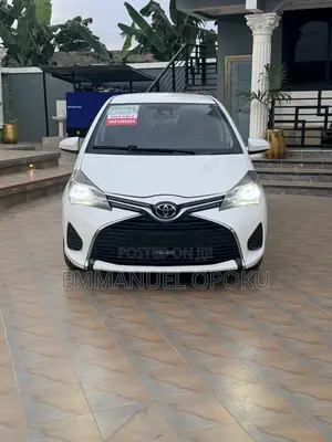 Toyota Yaris LE Hatchback 5dr 2017 White