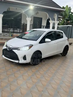 Toyota Yaris LE Hatchback 5dr 2017 White