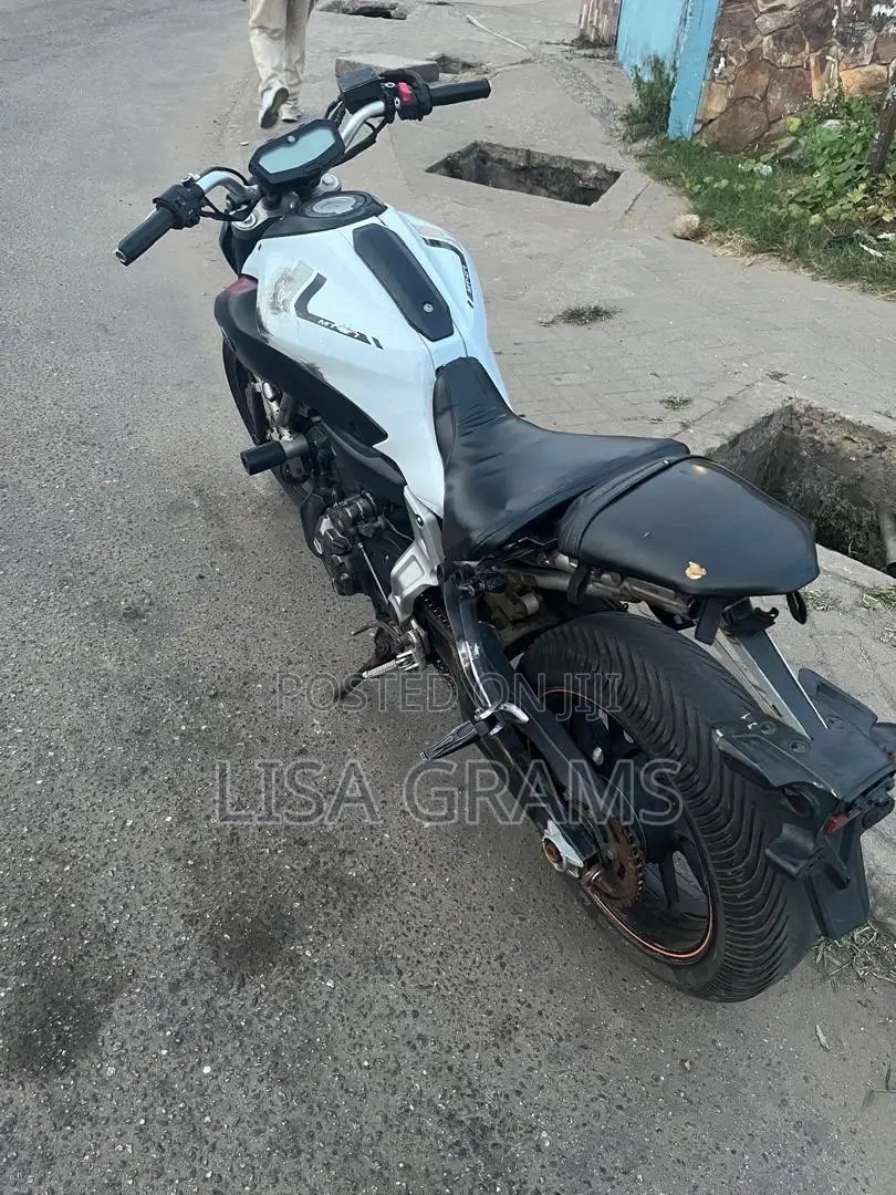 Yamaha 2018 White