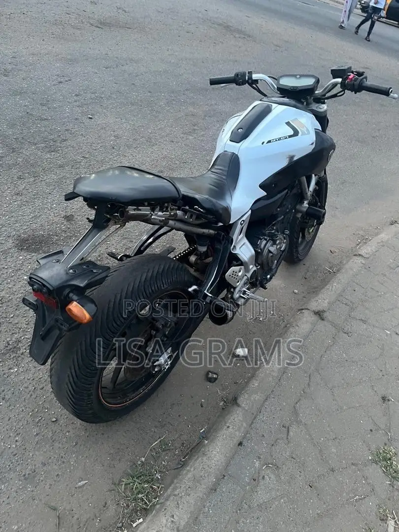 Yamaha 2018 White