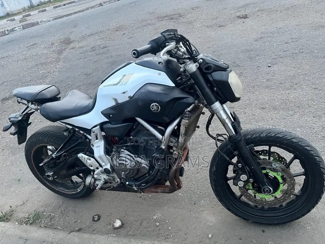 Yamaha 2018 White