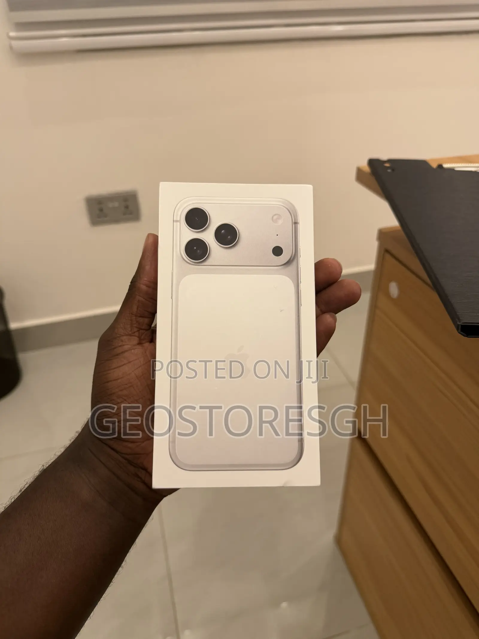 New Apple iPhone 17 Pro Max 1 TB White