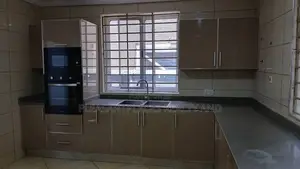 4bdrm House in Pleasantplaces And, Ashaley Botwe for rent