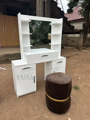 Brand New Laminated Dressing Mirror Has Drawers and More Space