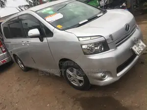 Toyota Voxy 2013 Gray