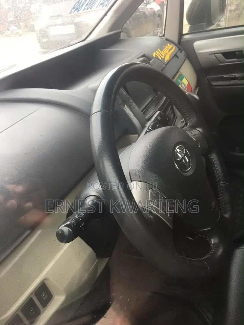 Toyota Voxy 2012 Black