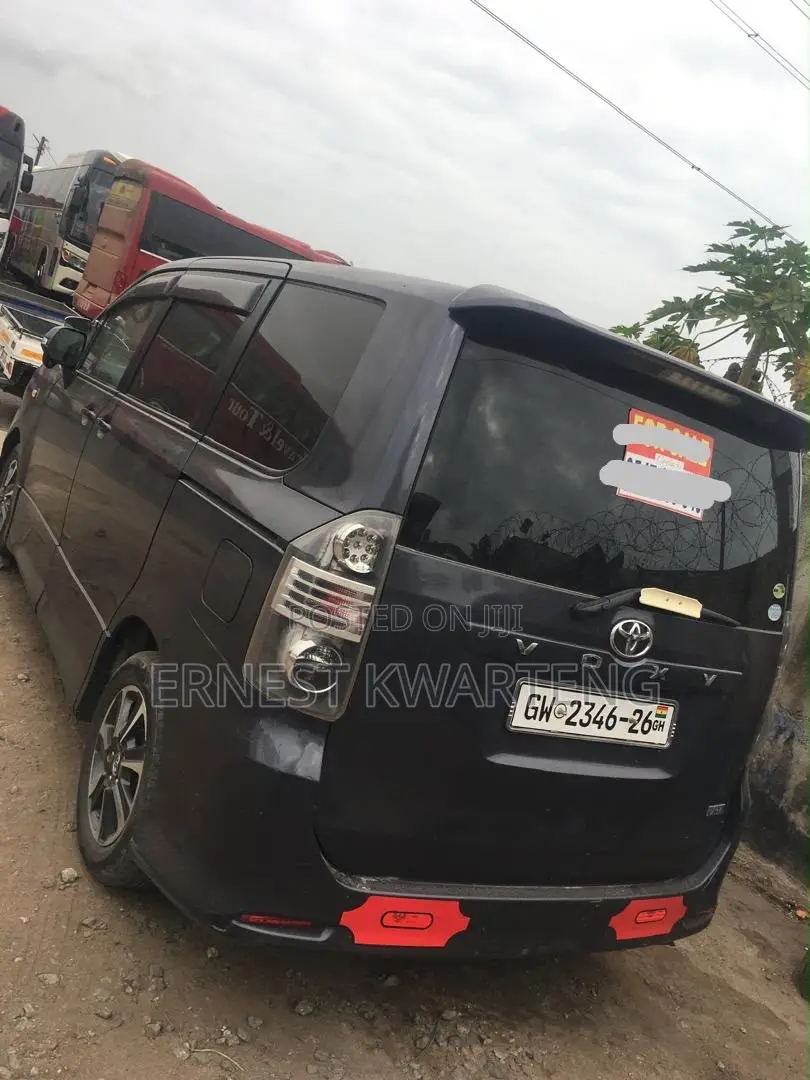 Toyota Voxy 2012 Black