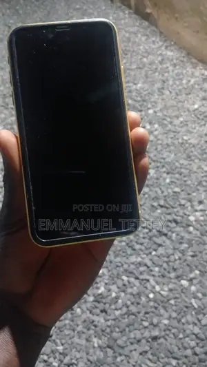 Apple iPhone 11 64 GB Yellow