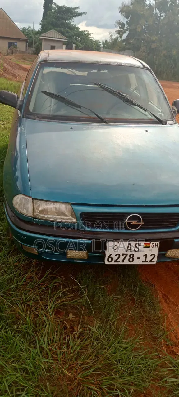 Opel Astra 1997 Green