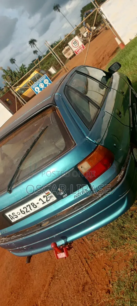 Opel Astra 1997 Green