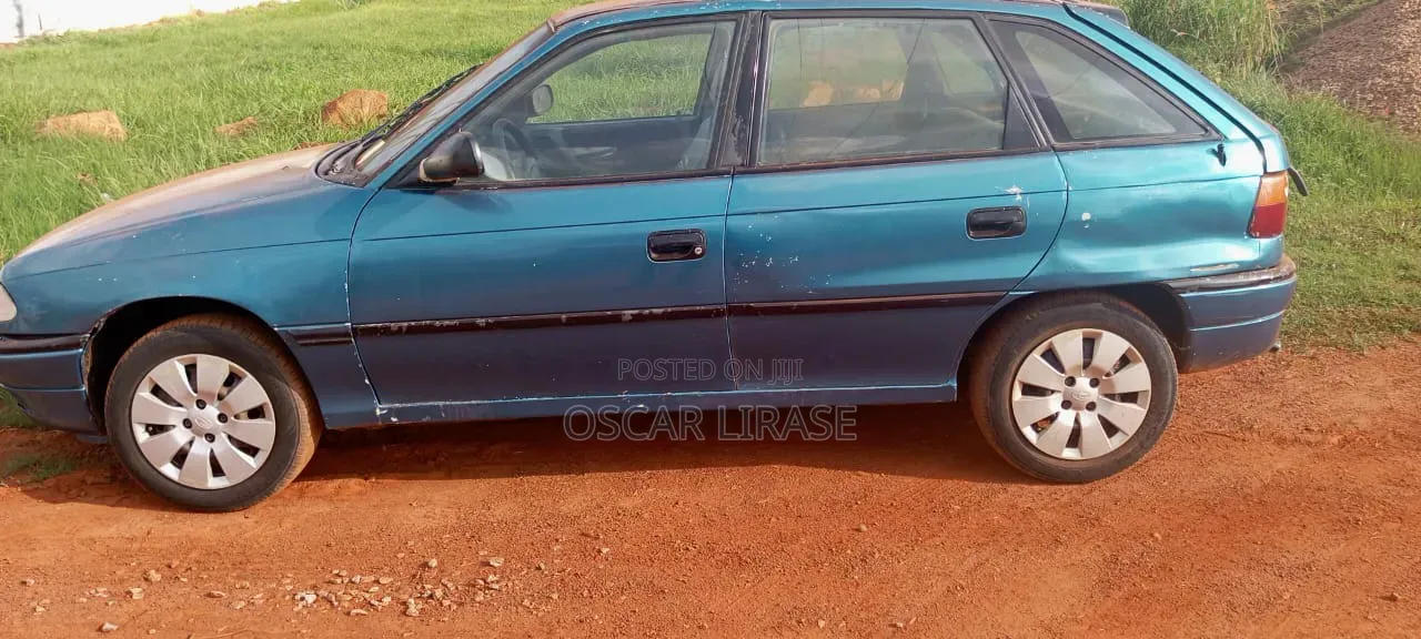 Opel Astra 1997 Green