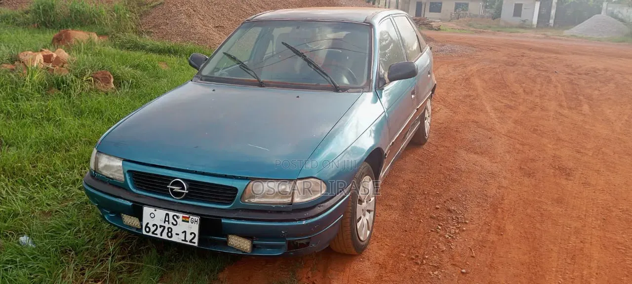 Opel Astra 1997 Green