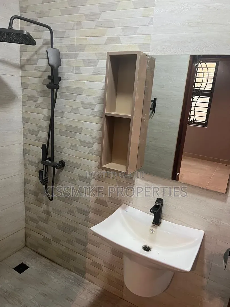 2bdrm Apartment in Kismike Investment, Nyanmekye for rent