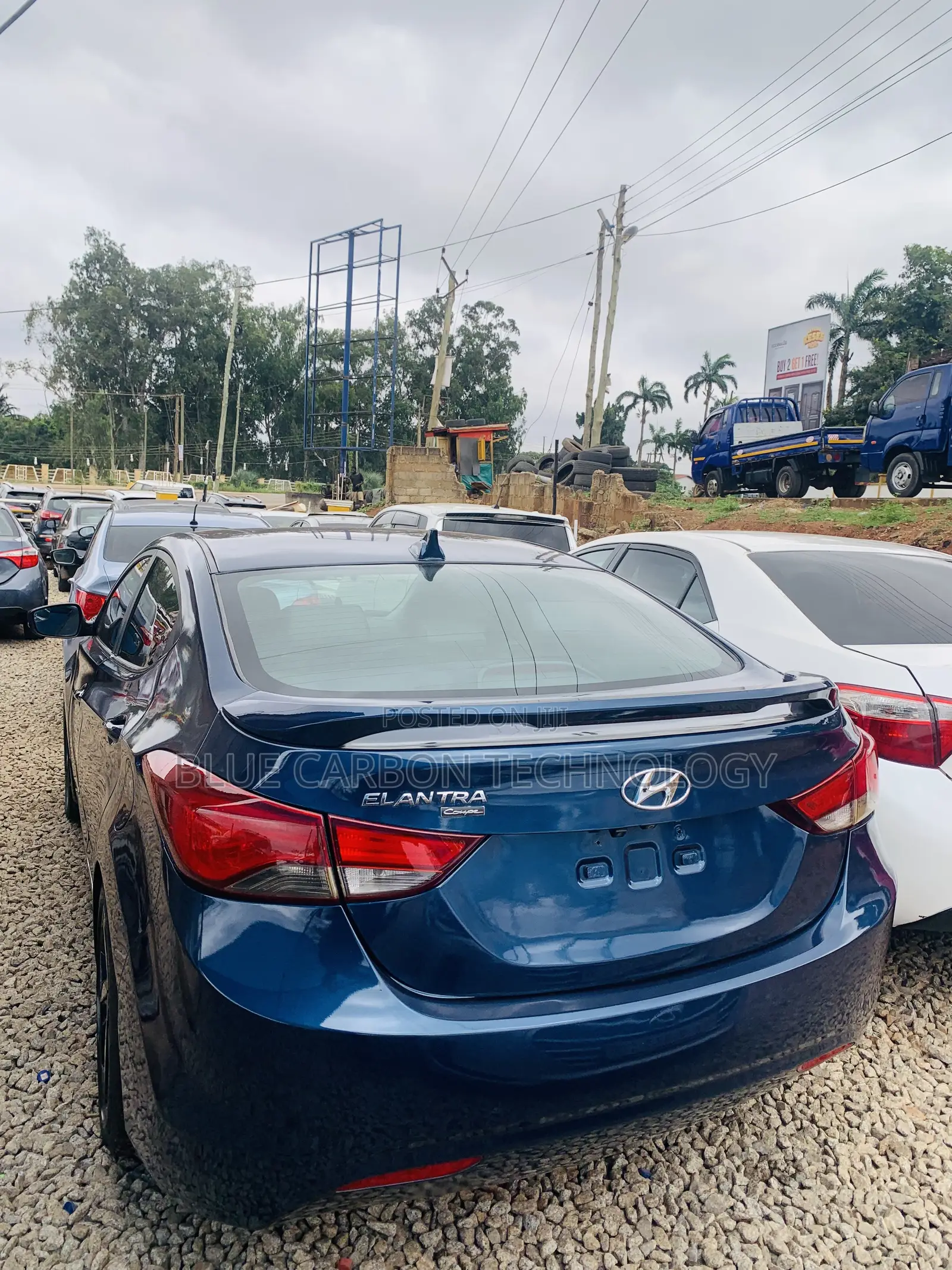 Hyundai Elantra SE Sedan FWD (1.8L 4cyl 6A) 2016 Blue