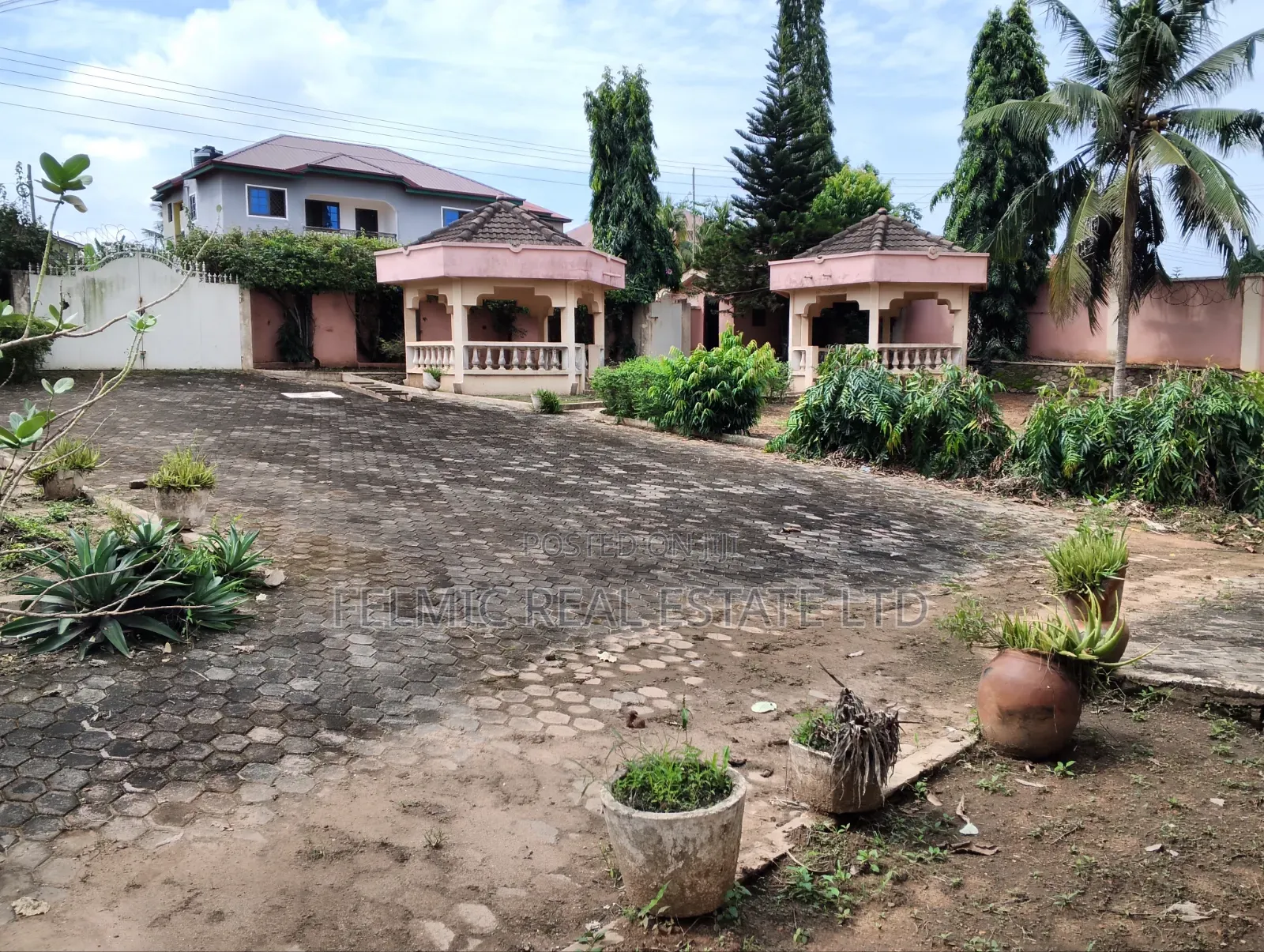 5bdrm House in Ofankor for sale
