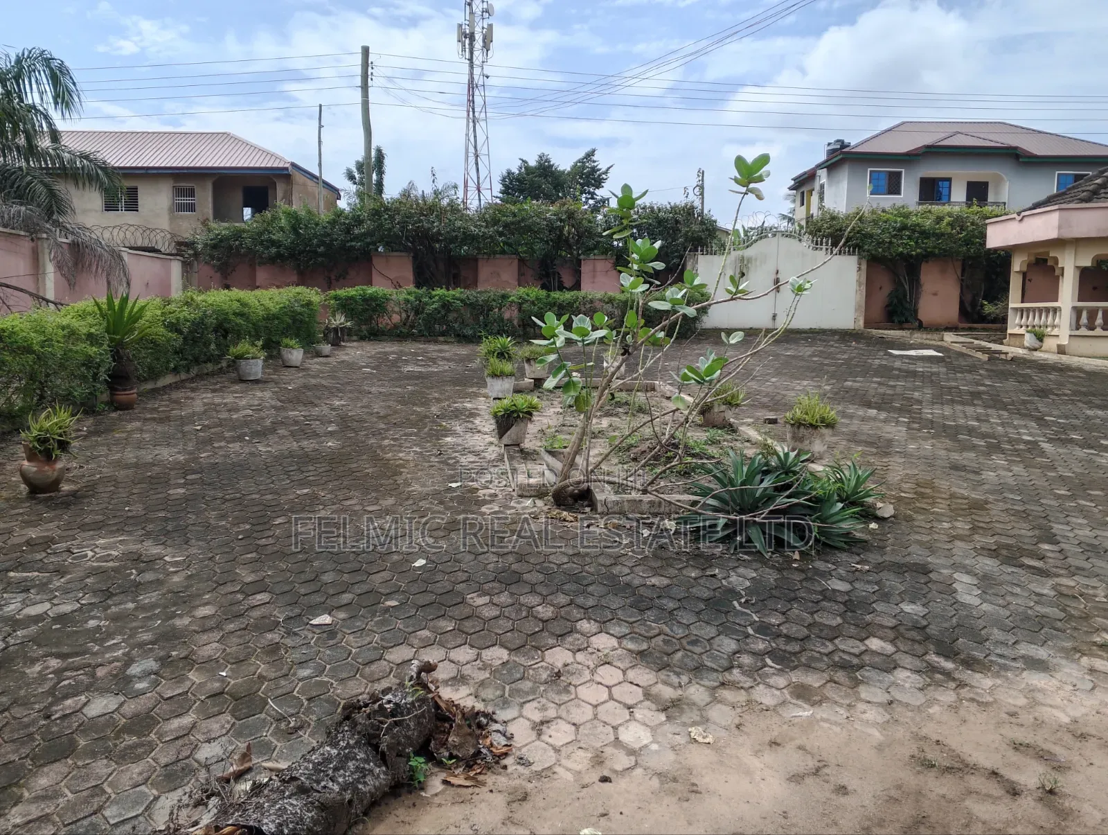 5bdrm House in Ofankor for sale