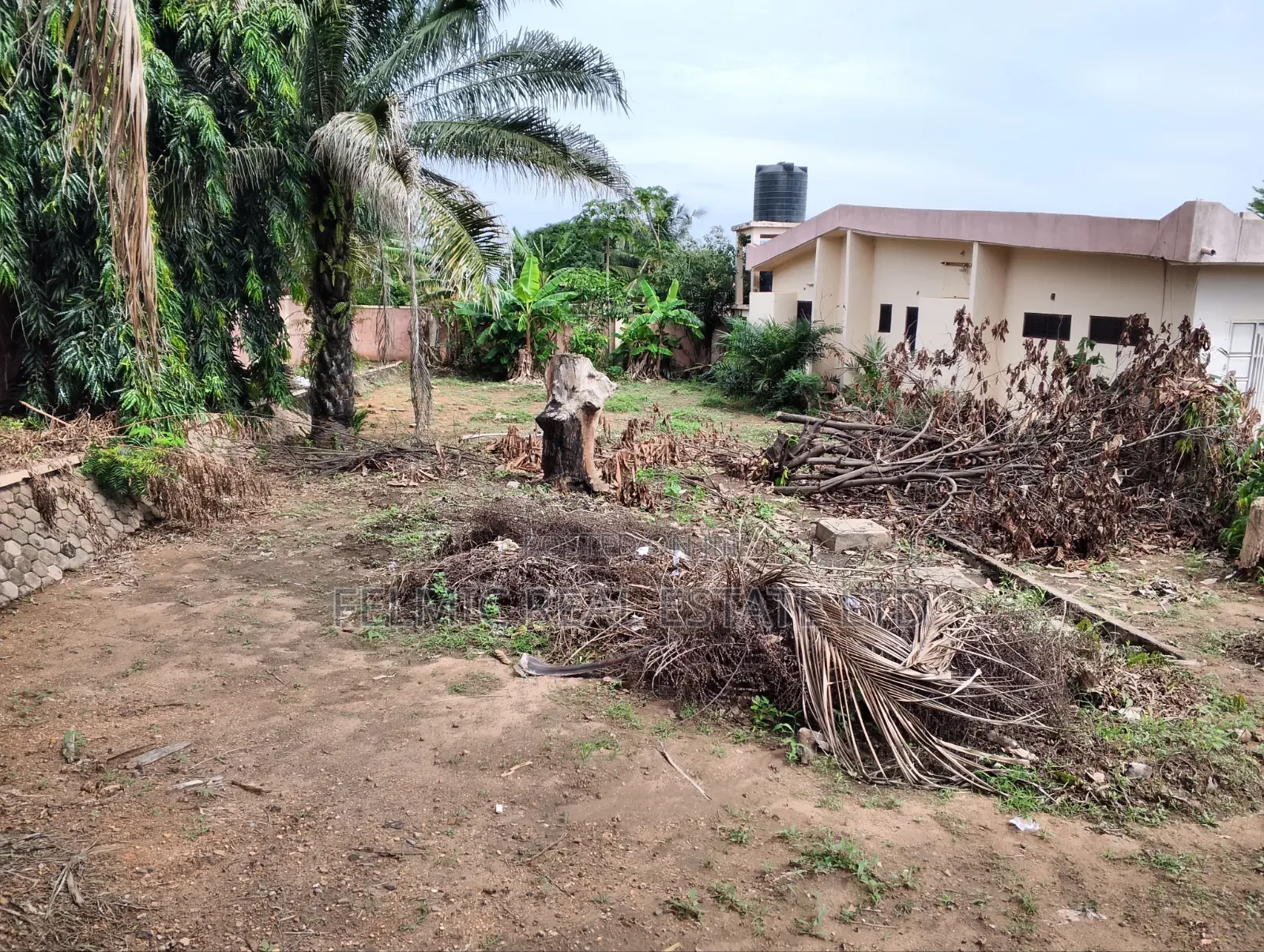 5bdrm House in Ofankor for sale