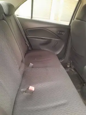 Toyota Yaris 2010 Silver