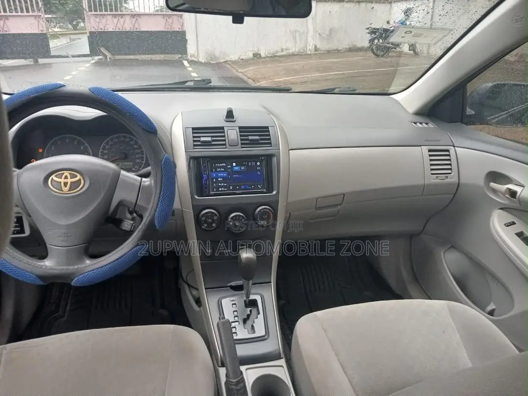 Toyota Yaris 2010 Silver