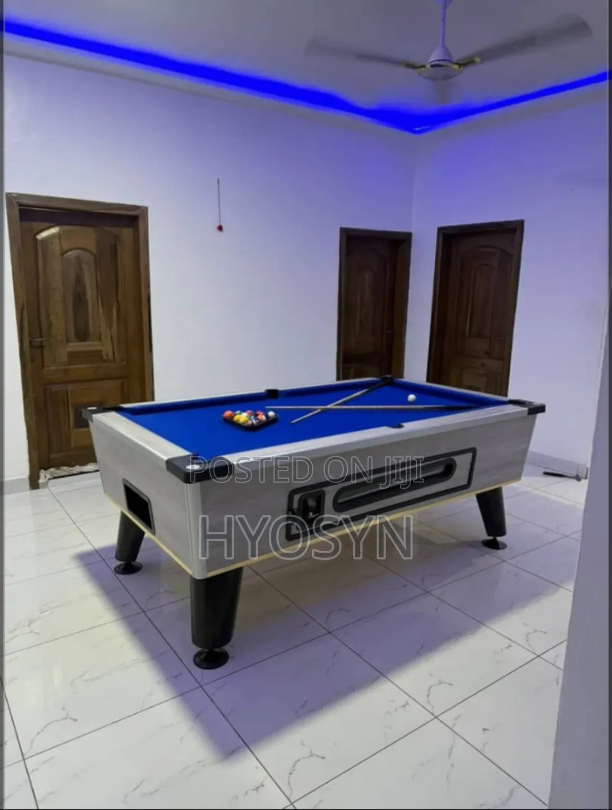 Brand New Pool Table Comes With Cues, Balls, Chalk.