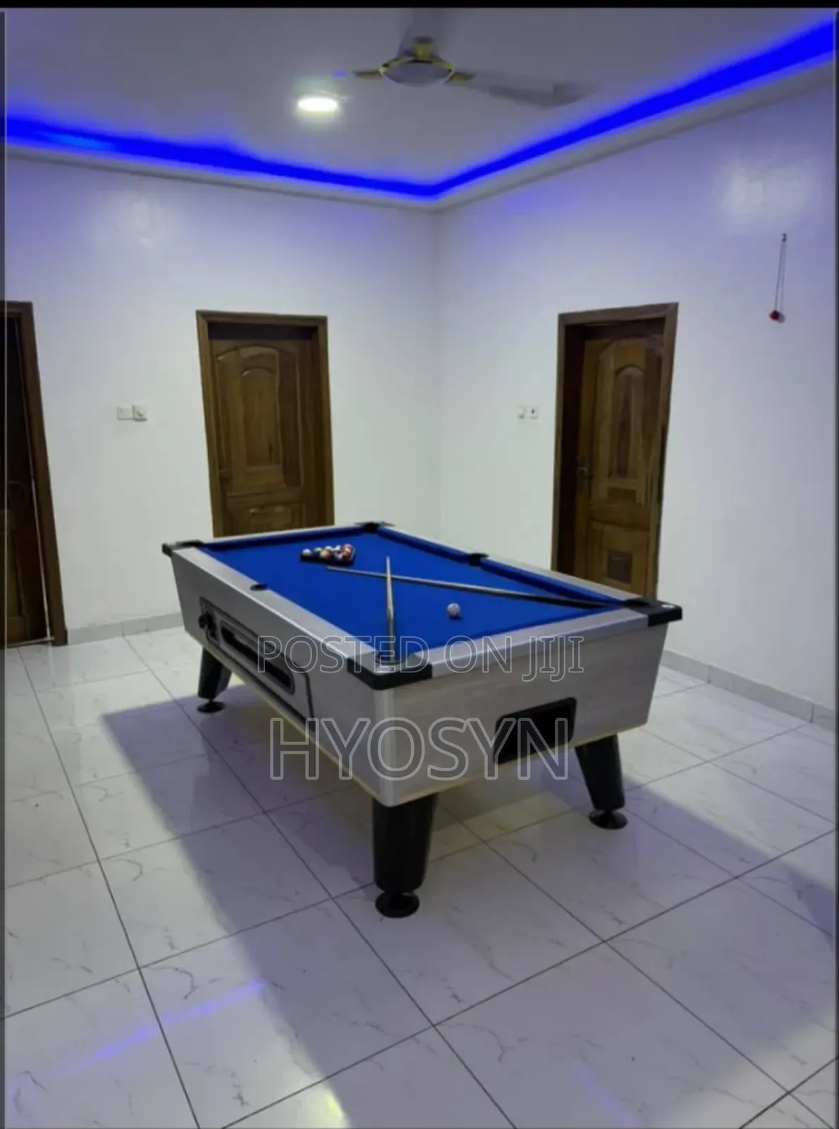 Brand New Pool Table Comes With Cues, Balls, Chalk.