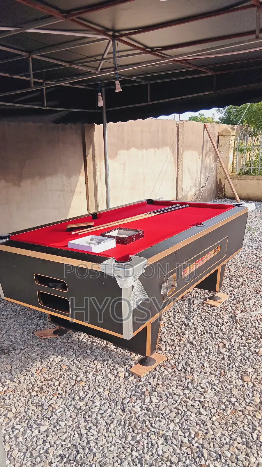 Brand New Pool Table Comes With Cues, Balls, Chalk.