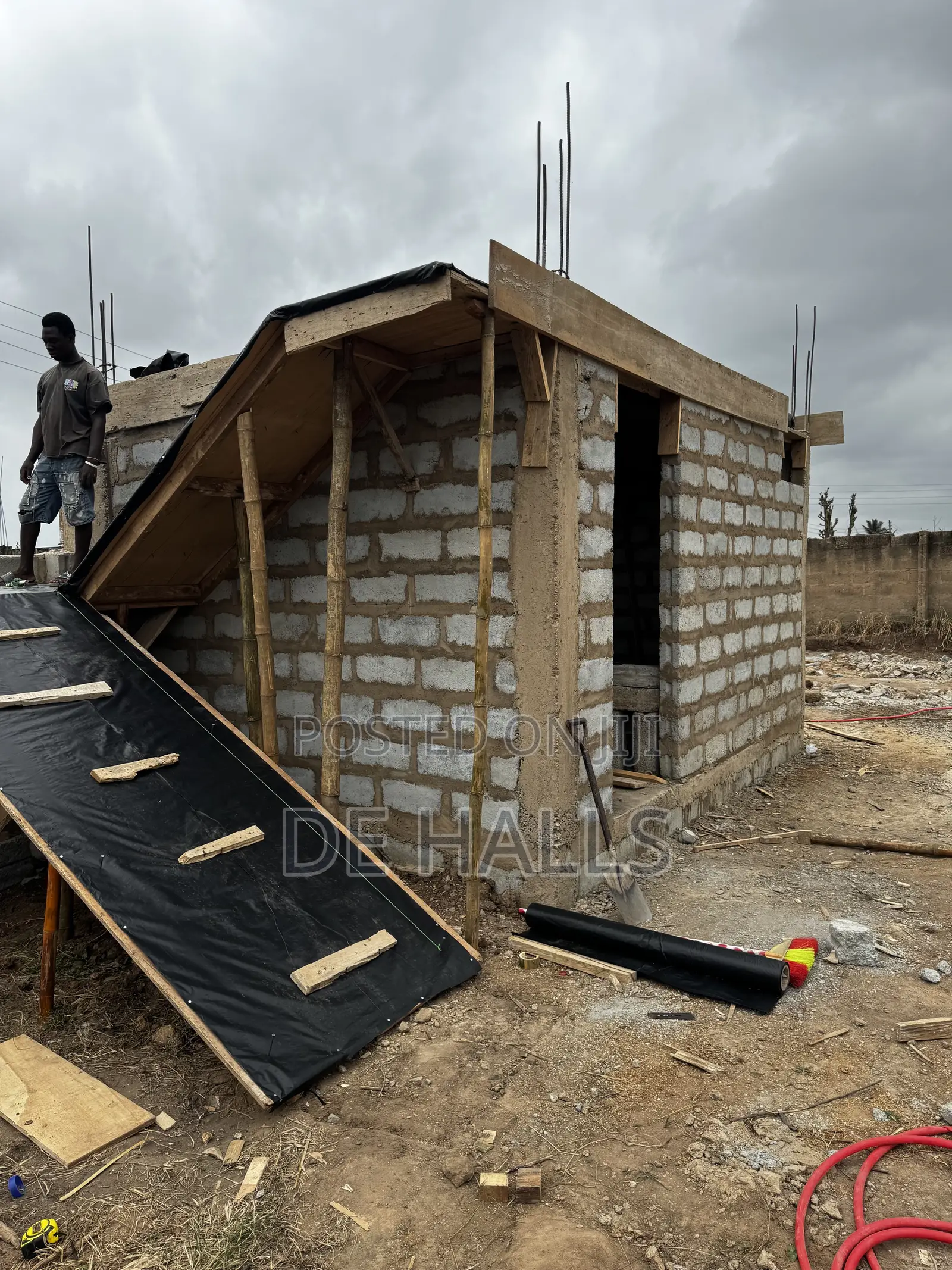 5bdrm House in Ofaakor, Awutu Senya East Municipal for sale
