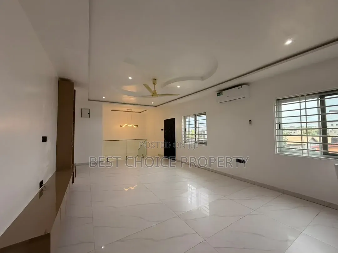 4bdrm Apartment in Lakeside for rent