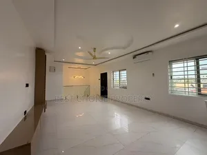 4bdrm Apartment in Lakeside for rent