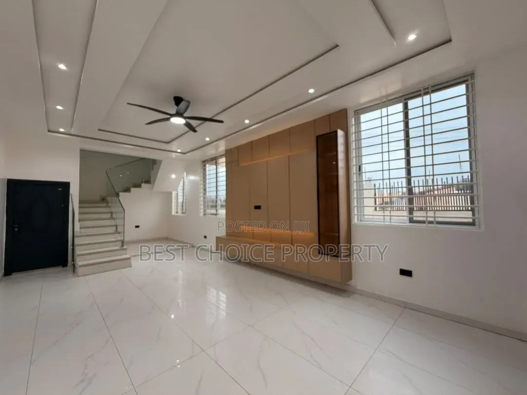 4bdrm Apartment in Lakeside for rent